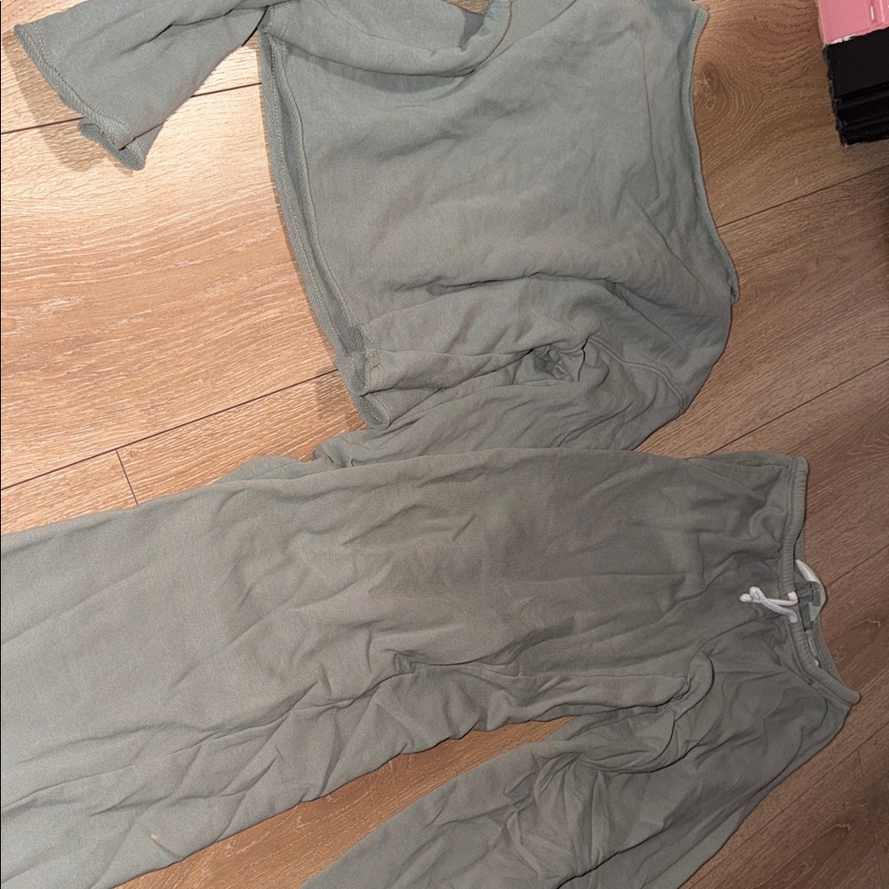 Cozy olive Lounge Set